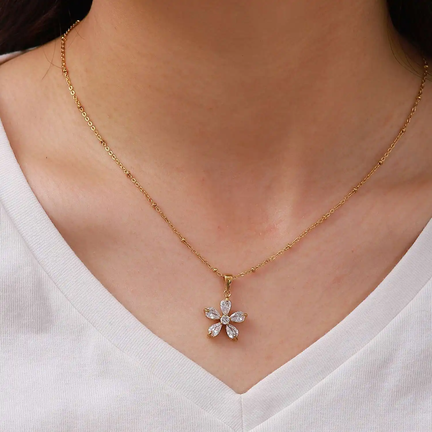 Collier fleur Feni