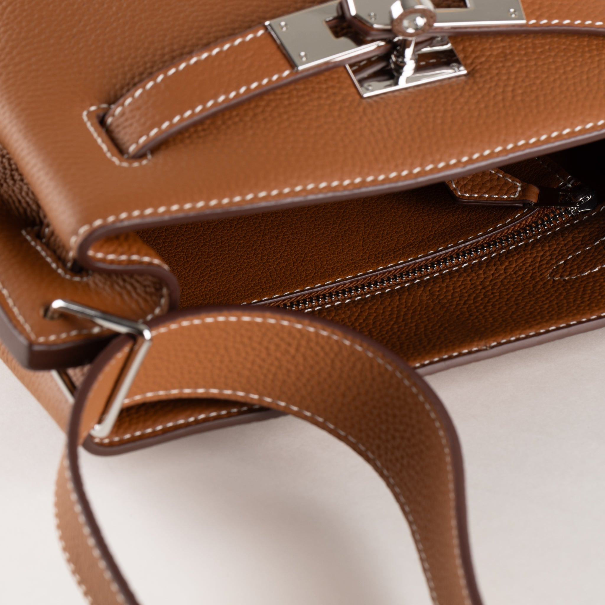 Kortney Sac à Bandoulière en Cuir 24 - Camel
