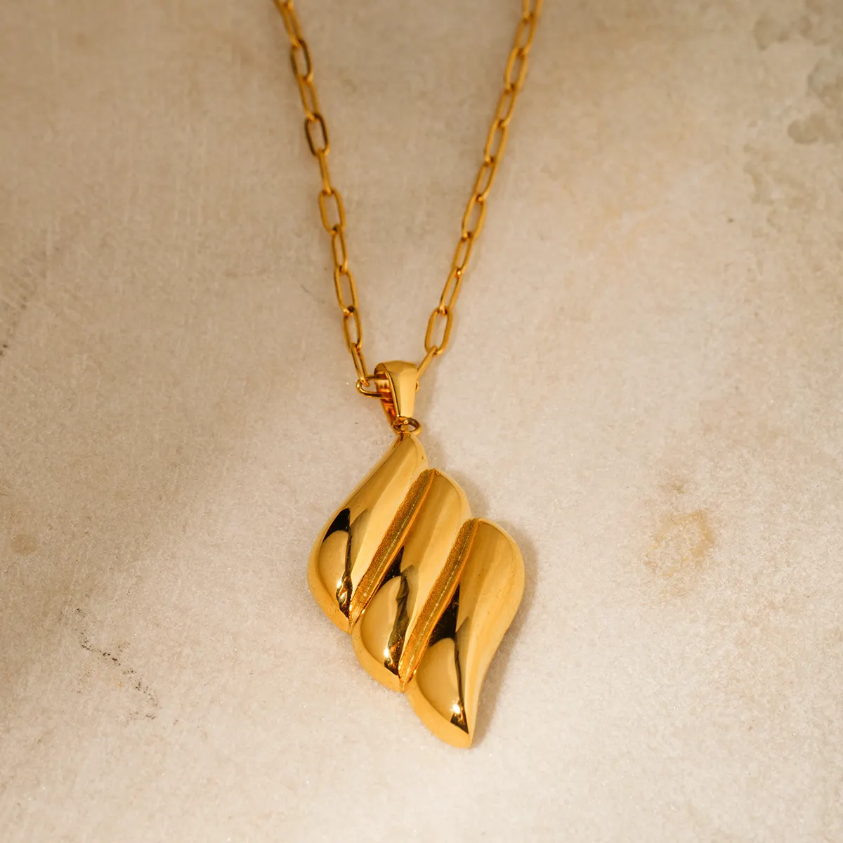 Collier Lara