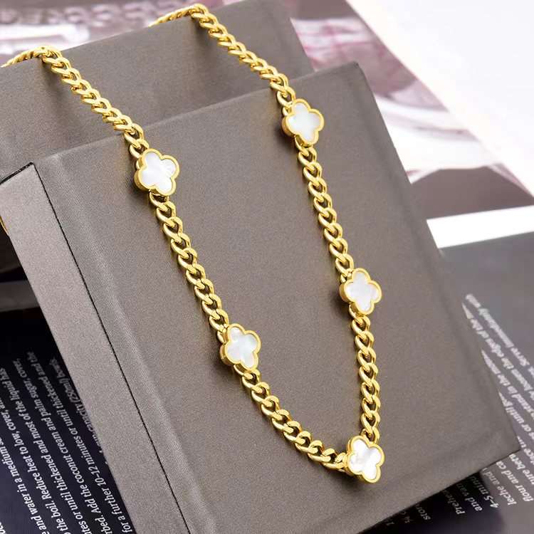 Collier Noël Trèfle